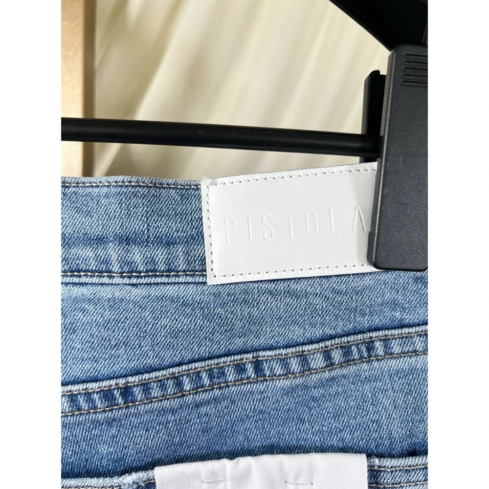 Sold‎ - Picture 8 of 11